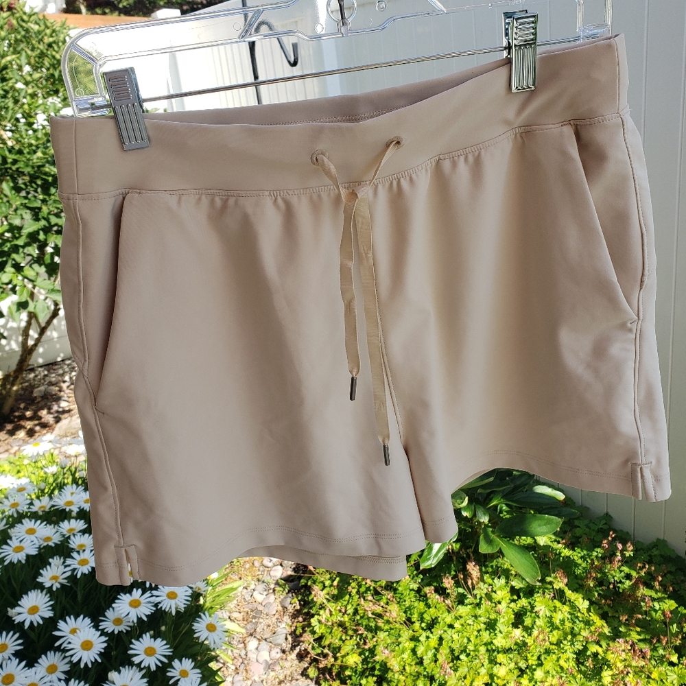 Old Navy Athletic Shorts M Powersoft Go-Dry High Rise